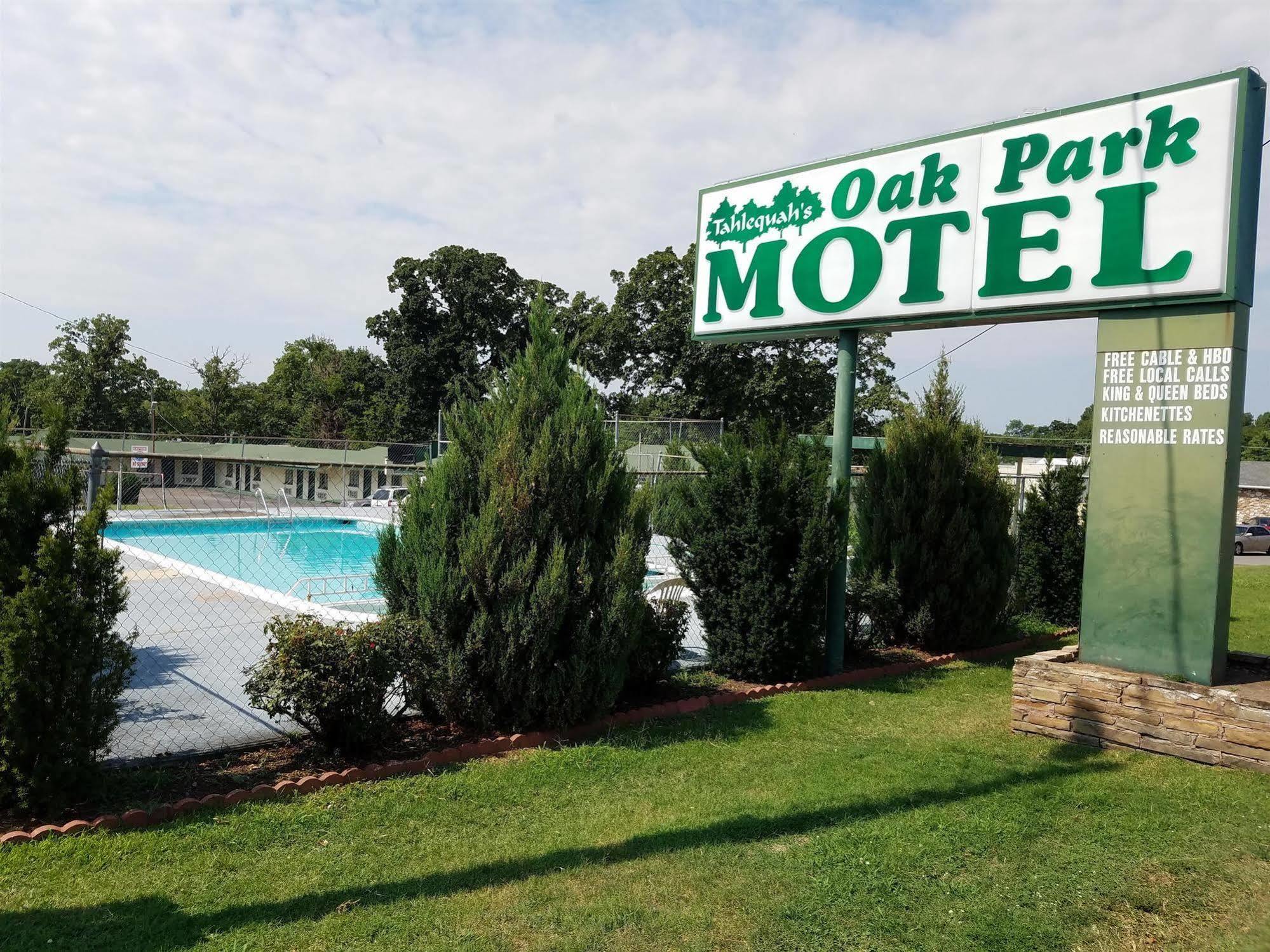 Oak Park Motel Tahlequah Экстерьер фото