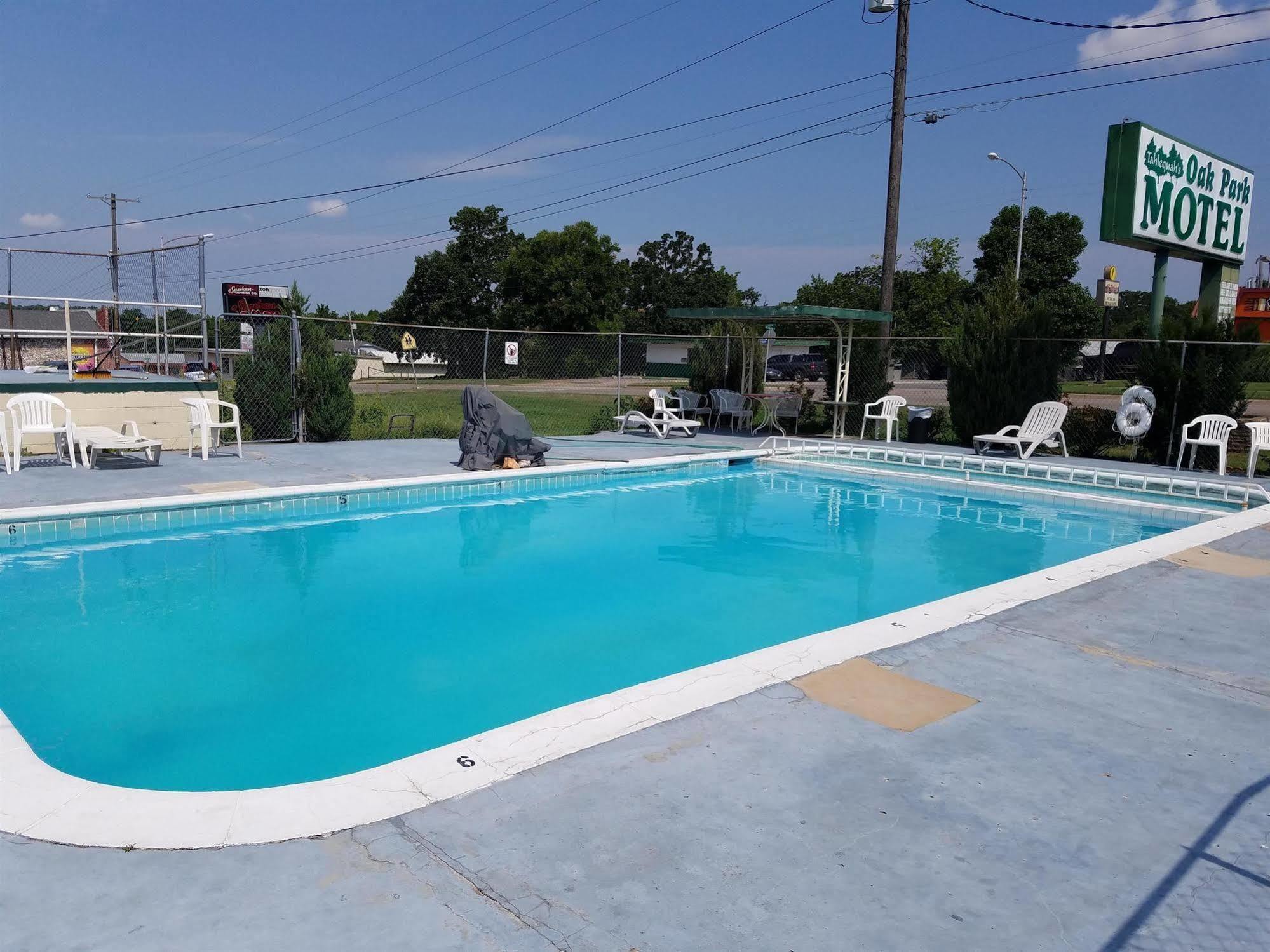 Oak Park Motel Tahlequah Экстерьер фото